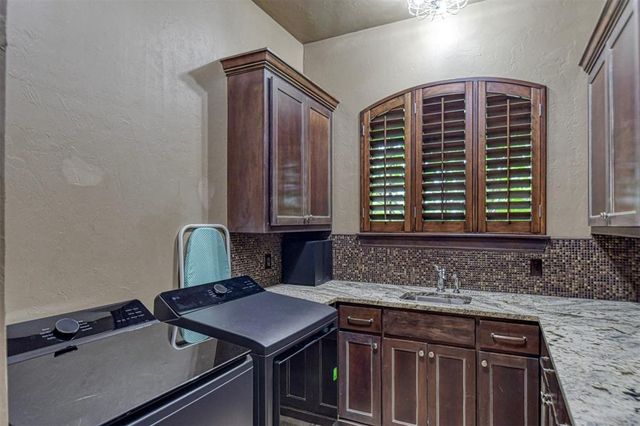 8825 Legacy Crossing Road, Oklahoma City, OK 73169