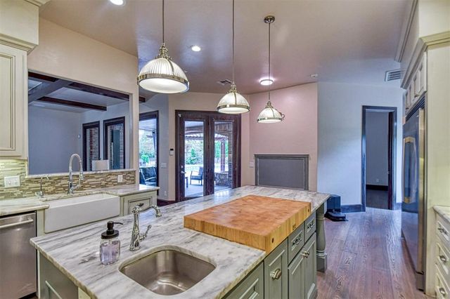 8825 Legacy Crossing Road, Oklahoma City, OK 73169