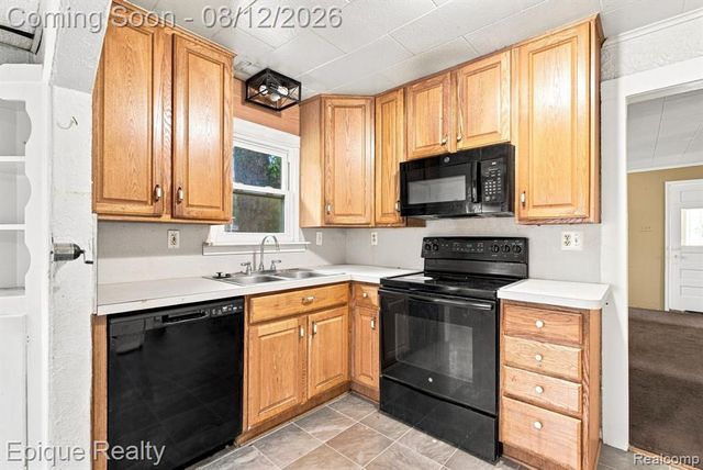 4860 Lakeview Avenue, West Bloomfield, MI 48324