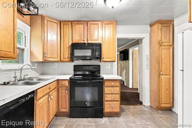 4860 Lakeview Avenue, West Bloomfield, MI 48324