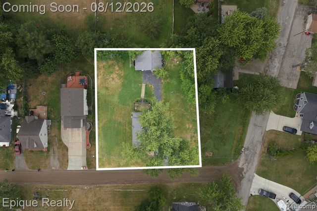 4860 Lakeview Avenue, West Bloomfield, MI 48324