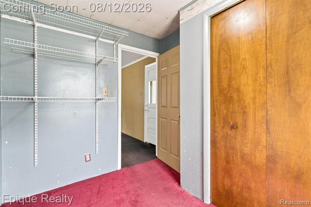4860 Lakeview Avenue, West Bloomfield, MI 48324