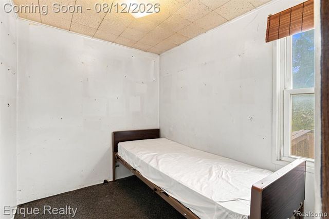 4860 Lakeview Avenue, West Bloomfield, MI 48324