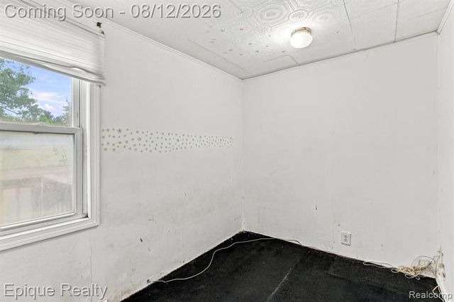 4860 Lakeview Avenue, West Bloomfield, MI 48324