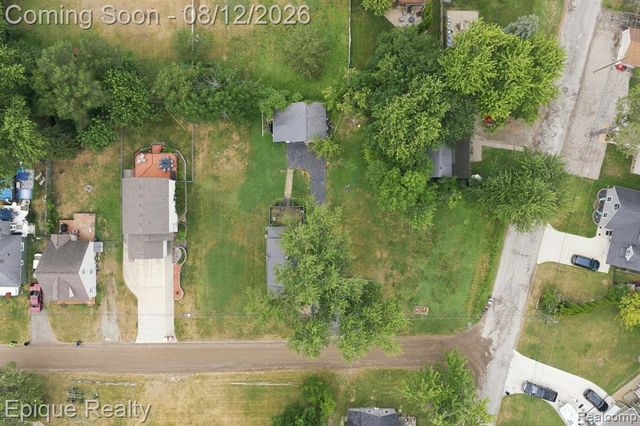4860 Lakeview Avenue, West Bloomfield, MI 48324