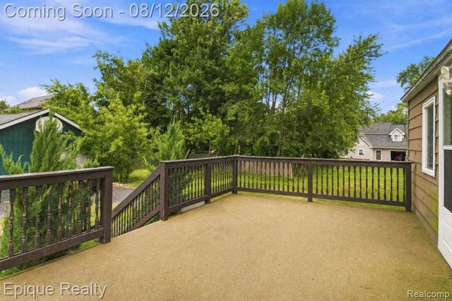 4860 Lakeview Avenue, West Bloomfield, MI 48324