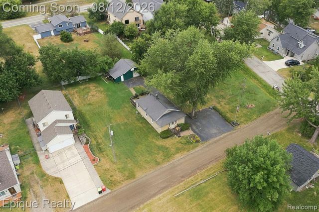 4860 Lakeview Avenue, West Bloomfield, MI 48324