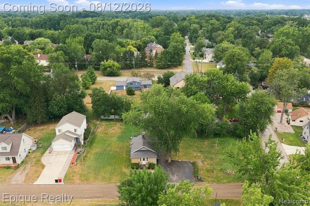 4860 Lakeview Avenue, West Bloomfield, MI 48324
