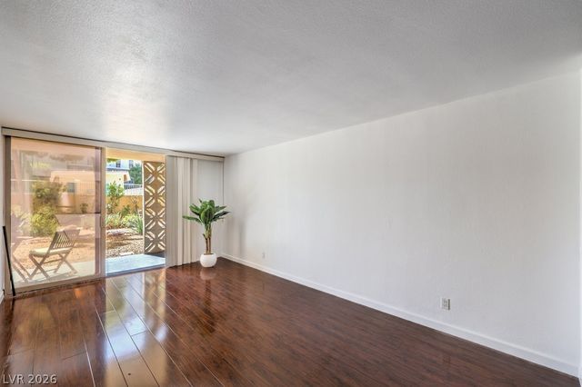 205 East Harmon Avenue 107, Las Vegas, NV 89169