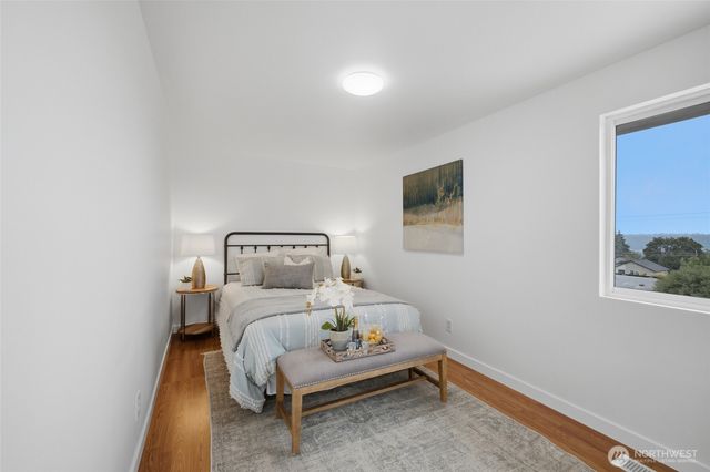 5922 23rd Avenue S, Seattle, WA 98108