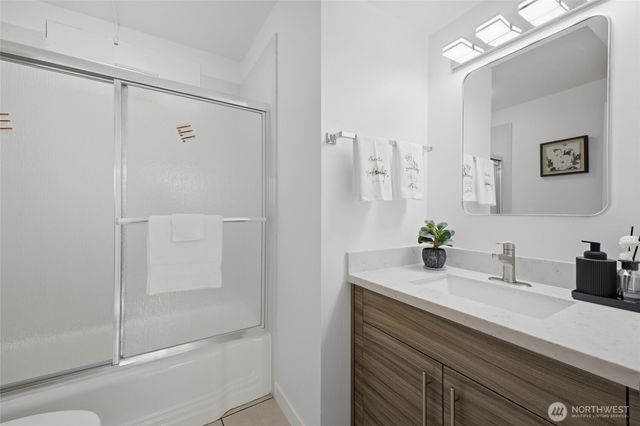 5922 23rd Avenue S, Seattle, WA 98108