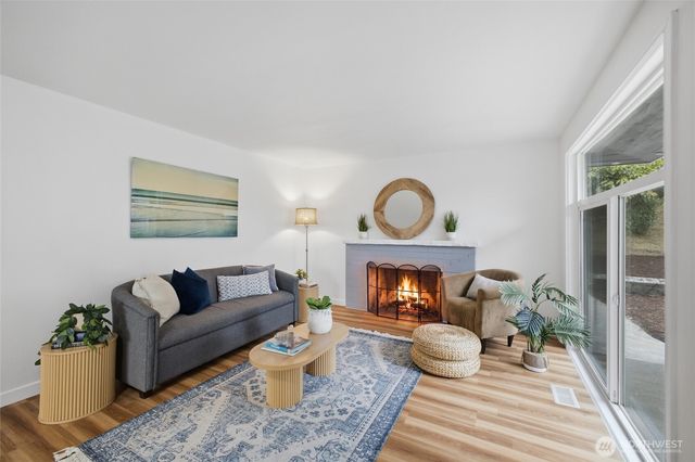 5922 23rd Avenue S, Seattle, WA 98108