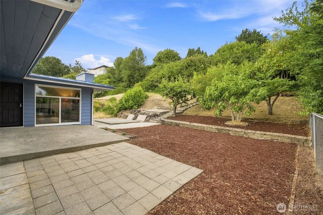 5922 23rd Avenue S, Seattle, WA 98108