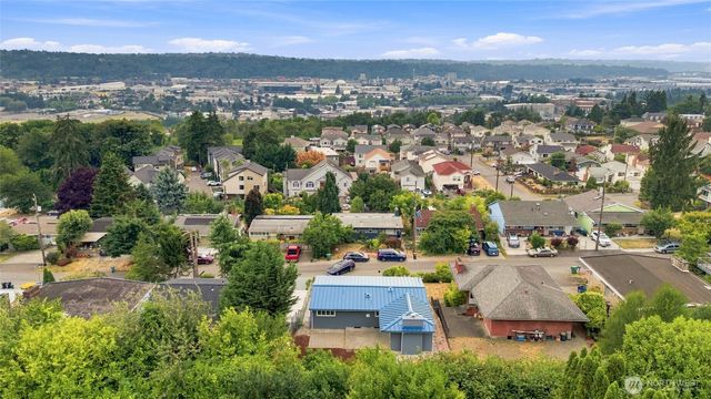 5922 23rd Avenue S, Seattle, WA 98108
