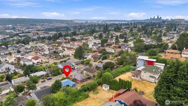 5922 23rd Avenue S, Seattle, WA 98108