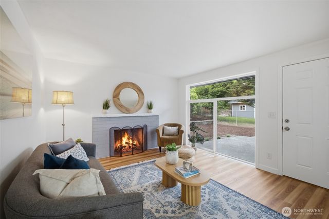 5922 23rd Avenue S, Seattle, WA 98108