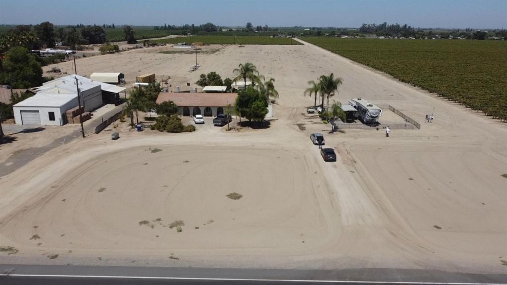 Image 1 of property listing at 11736 W Jensen Avenue, Kerman, CA 93630