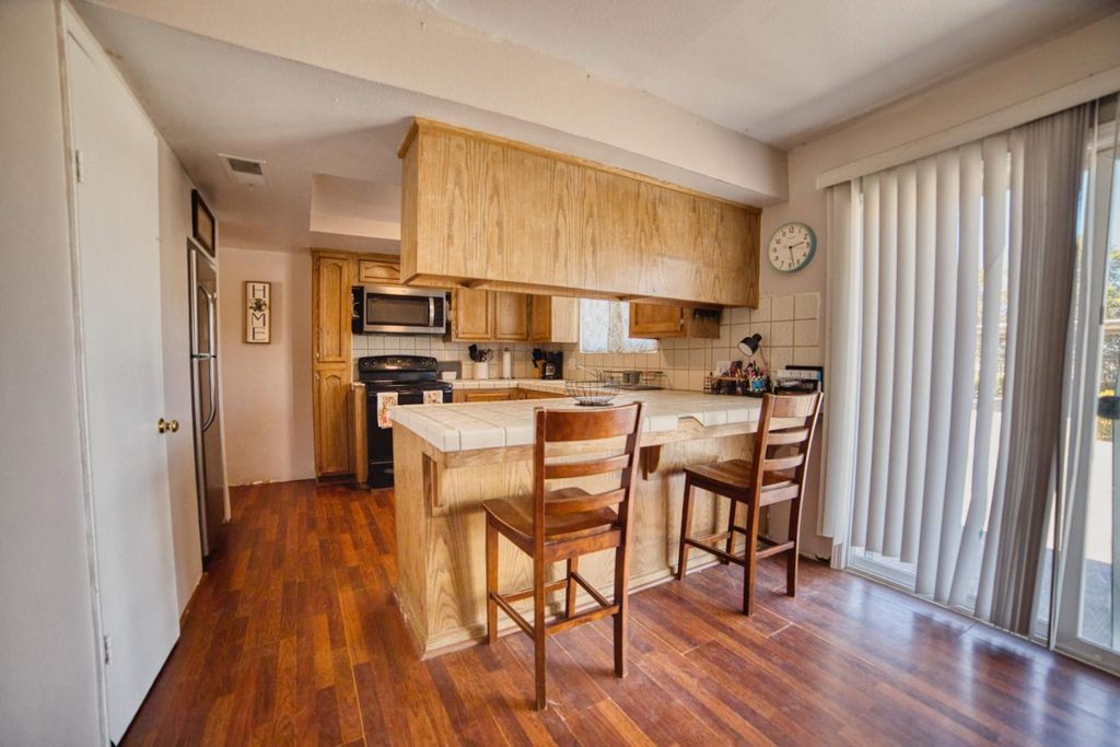 Image 11 of property listing at 11736 W Jensen Avenue, Kerman, CA 93630