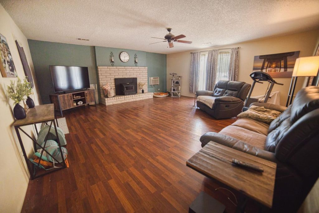 Image 13 of property listing at 11736 W Jensen Avenue, Kerman, CA 93630