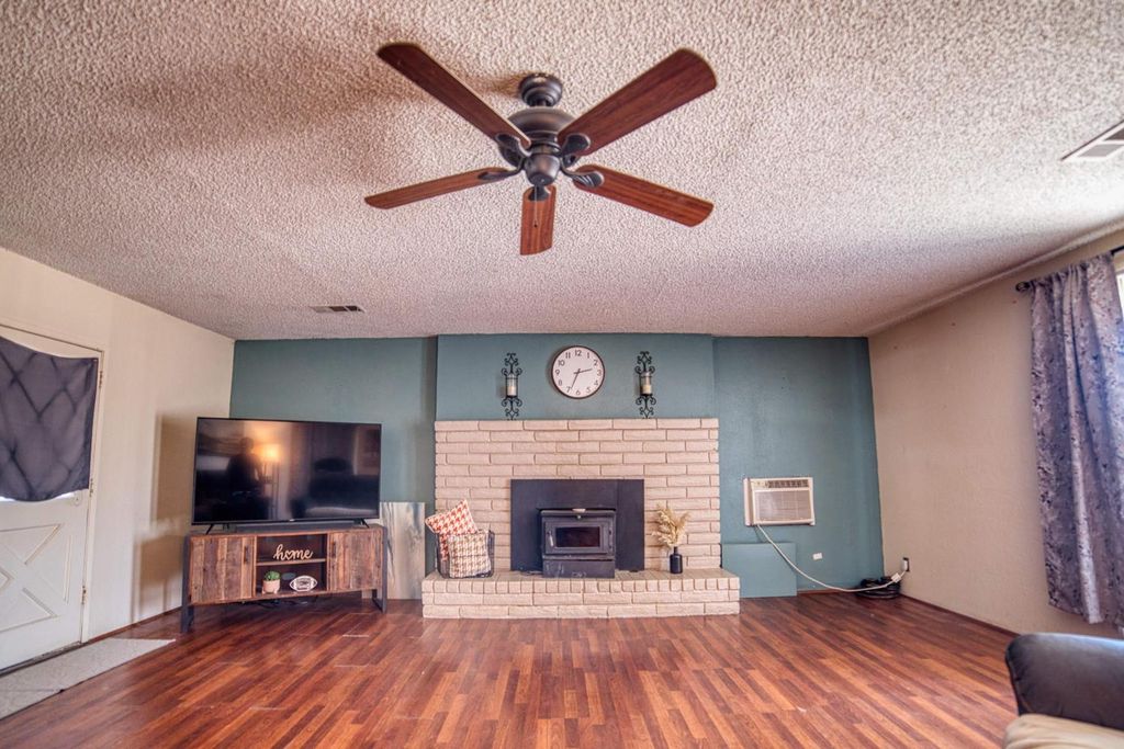 Image 14 of property listing at 11736 W Jensen Avenue, Kerman, CA 93630