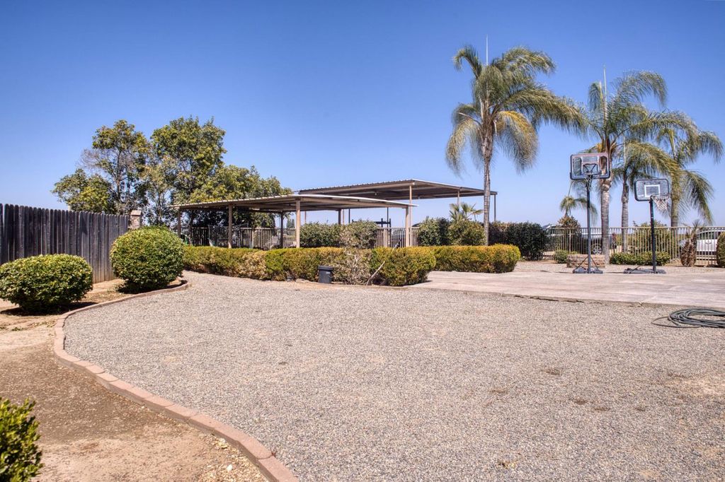 Image 26 of property listing at 11736 W Jensen Avenue, Kerman, CA 93630