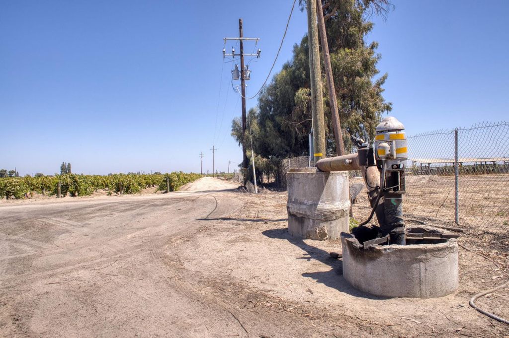 Image 38 of property listing at 11736 W Jensen Avenue, Kerman, CA 93630