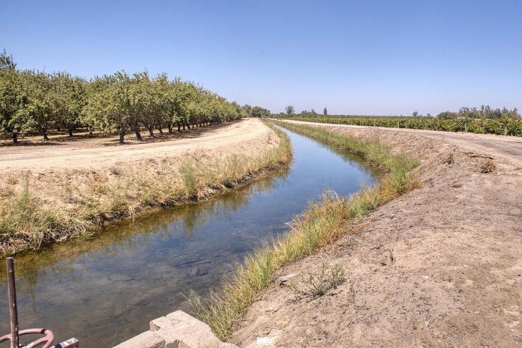 Image 39 of property listing at 11736 W Jensen Avenue, Kerman, CA 93630