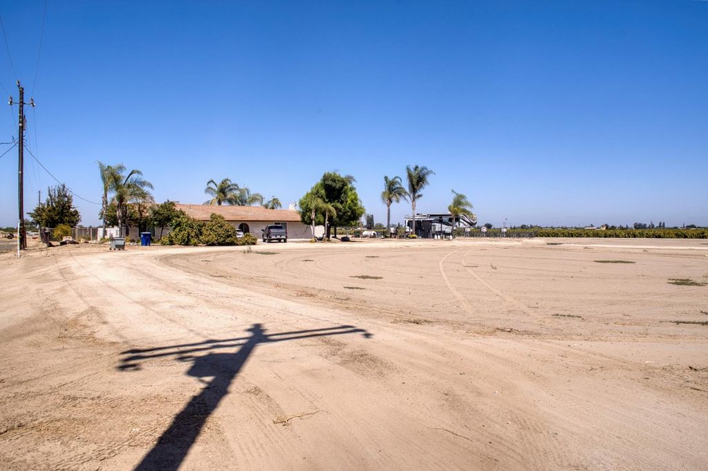 Image 41 of property listing at 11736 W Jensen Avenue, Kerman, CA 93630