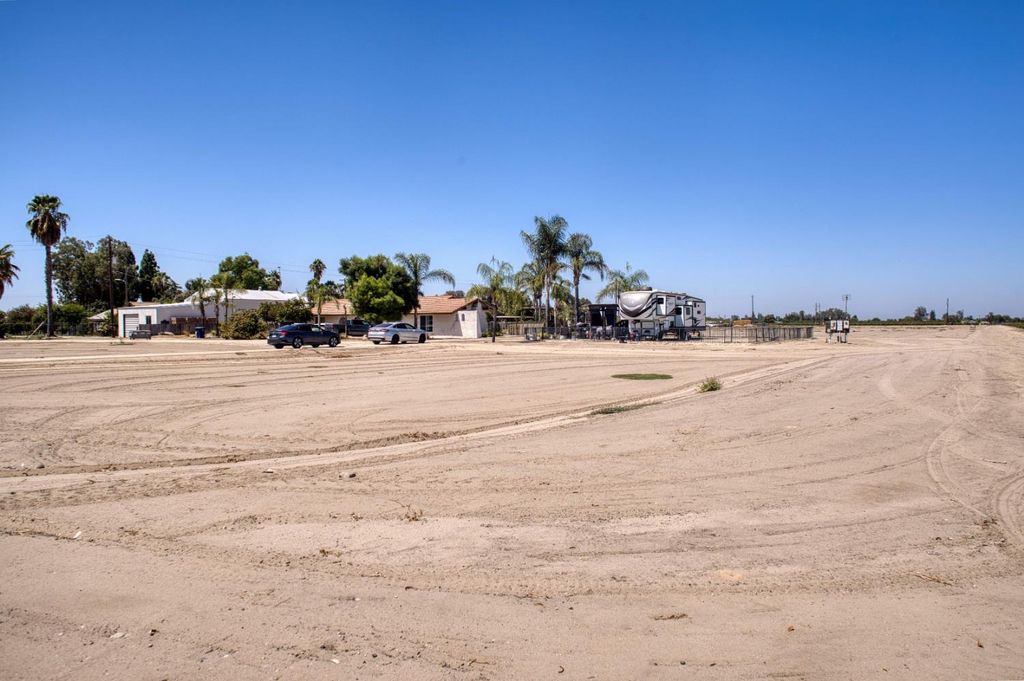 Image 42 of property listing at 11736 W Jensen Avenue, Kerman, CA 93630