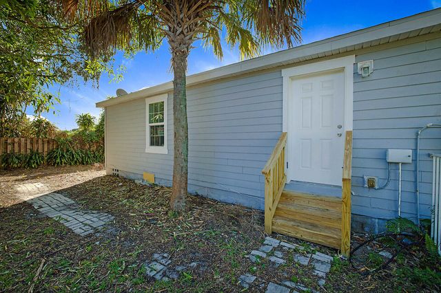 1102 19th Street, West Palm Beach, FL 33407