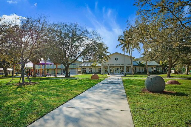 1102 19th Street, West Palm Beach, FL 33407