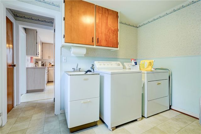 27 Richmond Avenue, Bergen, NY 14416