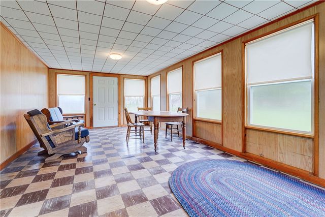 27 Richmond Avenue, Bergen, NY 14416