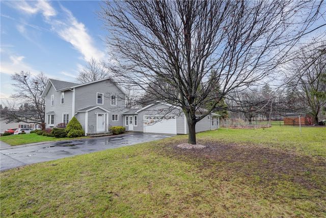 27 Richmond Avenue, Bergen, NY 14416