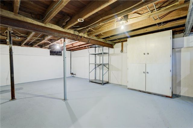 27 Richmond Avenue, Bergen, NY 14416