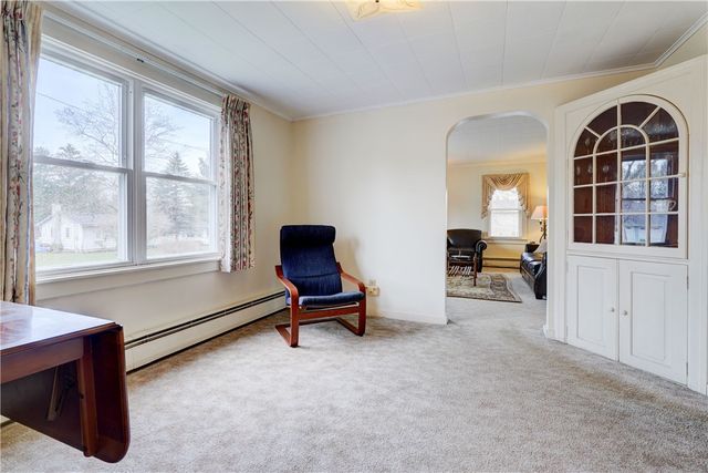 27 Richmond Avenue, Bergen, NY 14416