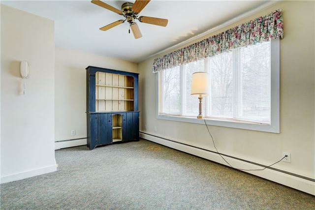 27 Richmond Avenue, Bergen, NY 14416