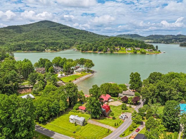 1685 Chatuge Shores, Hiawassee, GA 30546