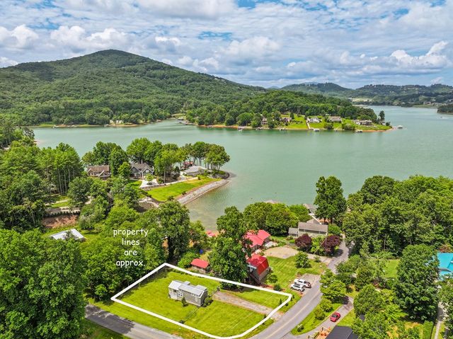 1685 Chatuge Shores, Hiawassee, GA 30546
