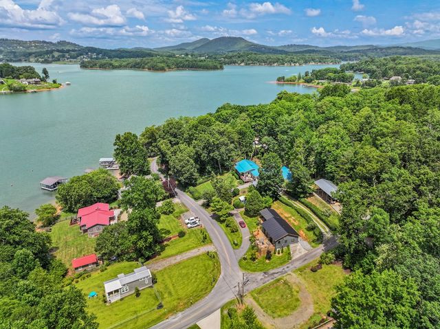 1685 Chatuge Shores, Hiawassee, GA 30546