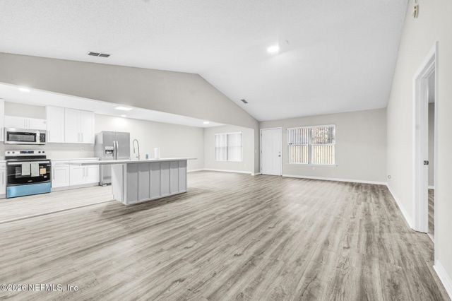 3427 PROVINCIAL Circle E, Jacksonville, FL 32277