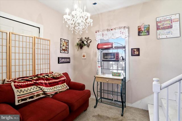 8303 CUMBERLAND RD, Springfield, WV 26763