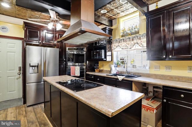 8303 CUMBERLAND RD, Springfield, WV 26763