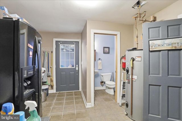 8303 CUMBERLAND RD, Springfield, WV 26763