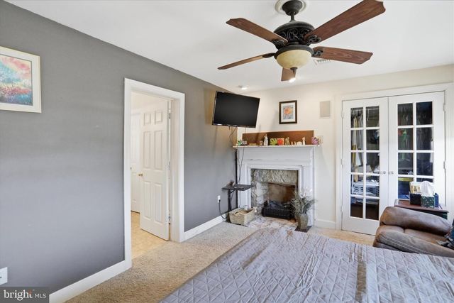 8303 CUMBERLAND RD, Springfield, WV 26763