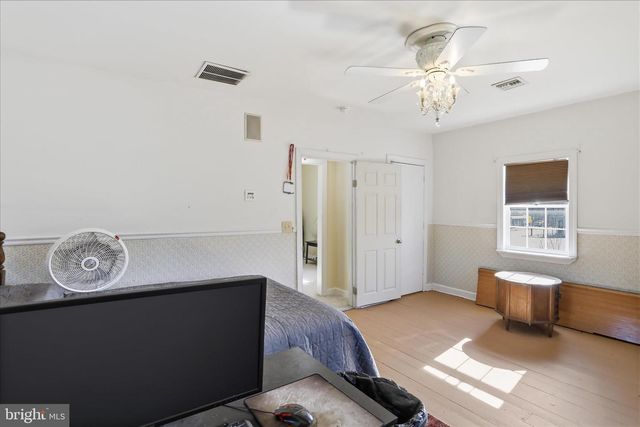8303 CUMBERLAND RD, Springfield, WV 26763