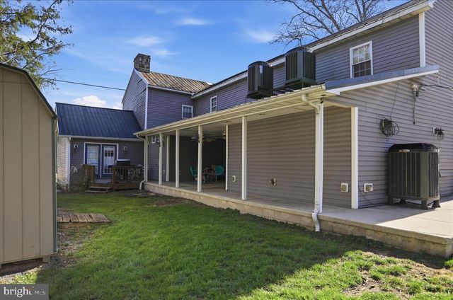 8303 CUMBERLAND RD, Springfield, WV 26763