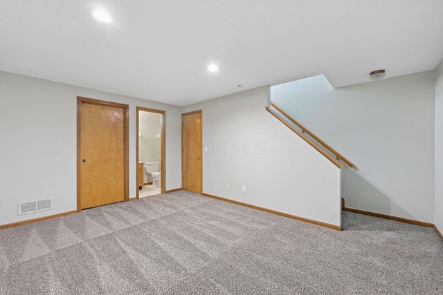 2179 Victoria Park Drive, Columbus, OH 43235