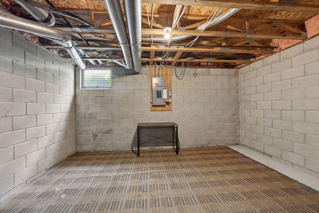 2179 Victoria Park Drive, Columbus, OH 43235