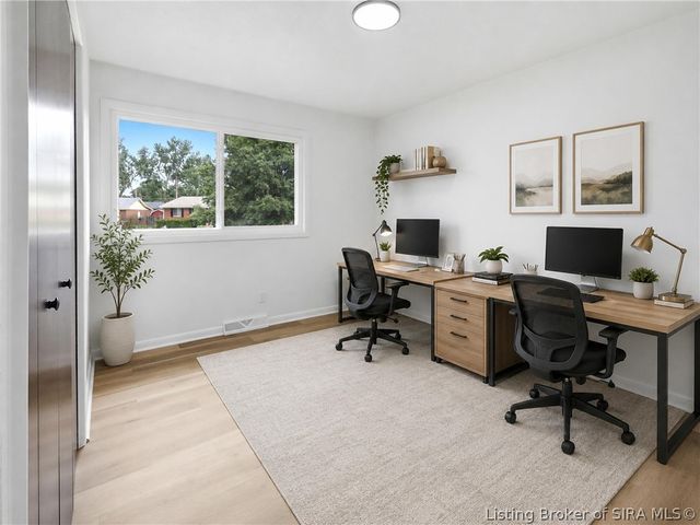1022 Spicewood Plaza, Jeffersonville, IN 47129